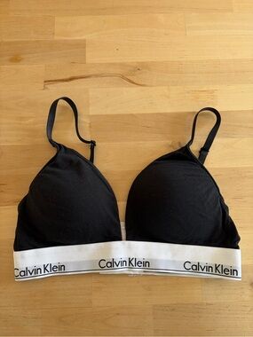 Calvin Klein black padded bra 🖤✨